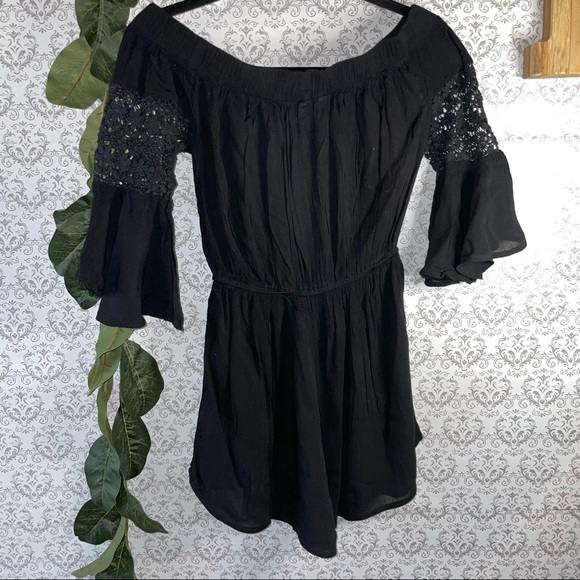 Blush brand off shoulder black Woman’s small romper 3/4 bell sleeve shorts - Picture 4 of 9